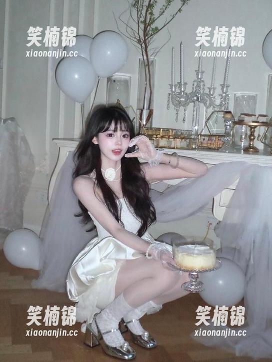 别犹豫了，17吃瓜传送门带你快速到达八卦星球，准备好被瓜砸了吗？