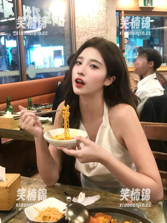 看“51cg网”网址，吃瓜的最佳选择，但小心别被瓜皮砸到哦！