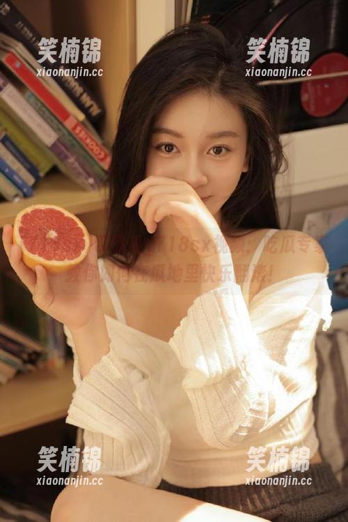 带你看g718sx视频：吃瓜专家教你如何在瓜地里快乐翻滚！