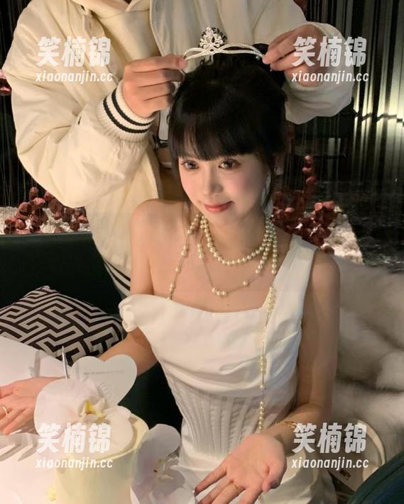 91黑料苹果版：一边吃瓜一边看热闹，顺便开启我的不理智模式！