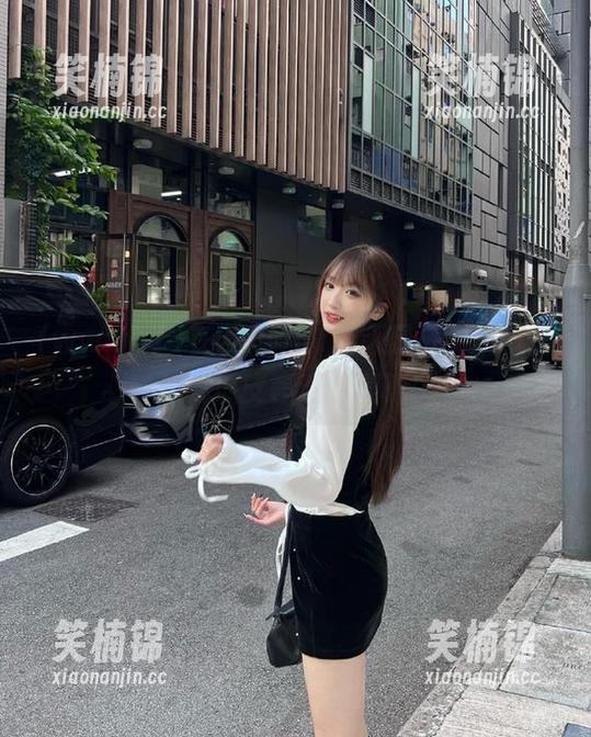在www51的入口处，听说有神秘瓜皮等着你揭秘！