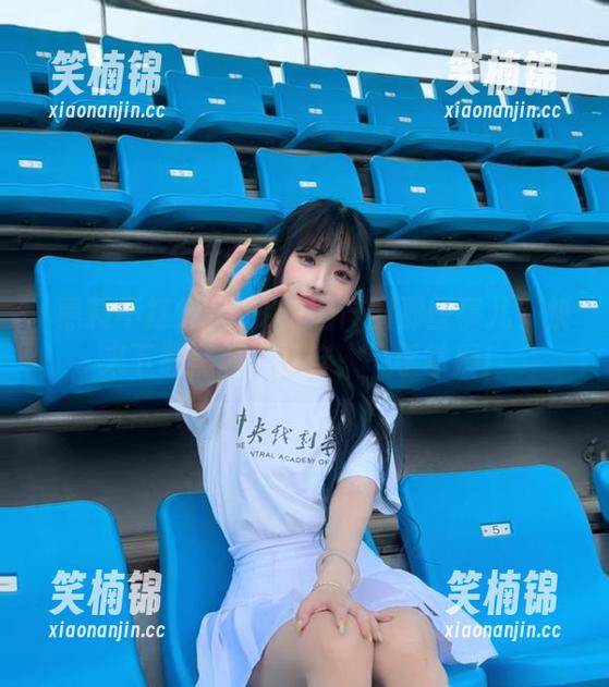 要知道国产圈那些事儿？快来下载黑料不打烊，一手掌握！
